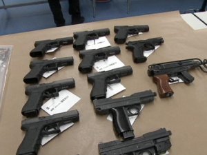 Silah kaçakçılığı operasyonu: 25 gözaltı