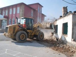 Karatay'da okul bahçeleri genişletiliyor