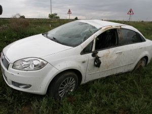 Kulu'da otomobil takla attı