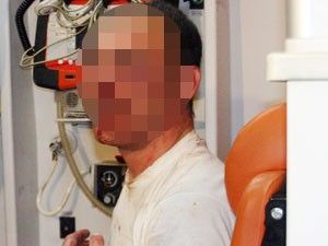 Tartıştığı ailesine kızıp 4 katlı binanın çatısına çıktı