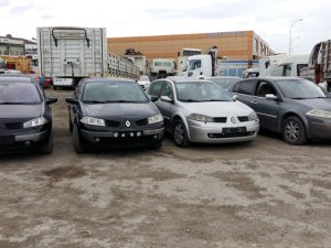 Çaldıkları Otomobilleri "Change" Yapıp Satmışlar