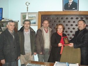Sivil toplum kuruluşlarına teşekkür plaketi