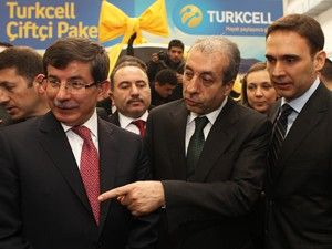 Turkcellden çiftçilere traktör hediyesi