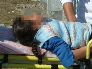 Komşu kavgası 8 yaşındaki çocuğu hastanelik etti