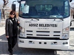 Adsız Belde Belediyesi'ne yeni çöp toplama aracı