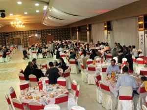 İpekyolu Derneği üyelerine iftar verdi