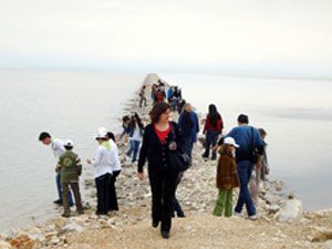 Yavru TEMA’cılar Tuz Gölü’nde su için yürüdü