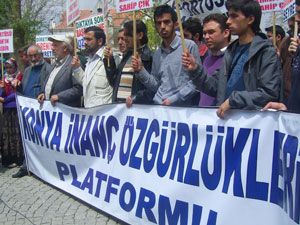 Özgürlükçü olmalı