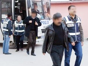 Küpeli dolandırıcılar adliyeye sevk edildi