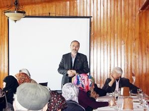 Dost eli yaşlılar ile bir araya geldi