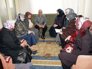 AK Partiden yaşlılara ziyaret