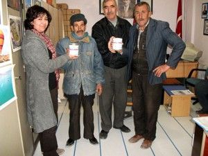 THK Karapınar ve Emirgazi'de kavurma dağıttı