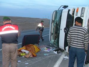 Kontrolden çıkan tır devrildi: 1 ölü, 1 yaralı