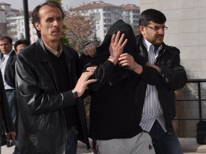 Kasa hırsızları suçüstü yakalandı