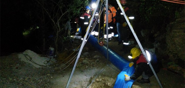 Define arayan 3 kişi zehirlendi: 1 ölü