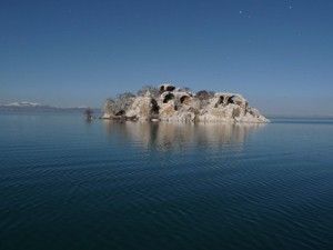 Beyşehir Gölü'nde sular yükseliyor, adalar küçülüyor