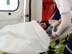 Alevlerin arasından yaralı kurtarılan çocuk öldü