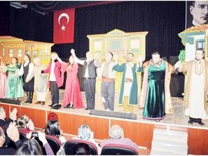 Kanlı nigar ayakta alkışlandı