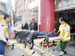 Karamanda 2 kazada 4 kişi yaralandı