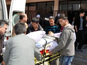 Ambulansla sınava getirildi