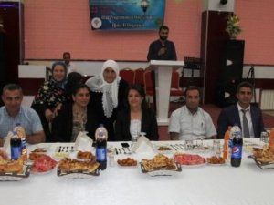 HDP'liler öldürülen PKK'lıların ailelerine iftar verdi