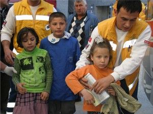 Küçük kızın çığlığı aileyi ölümden kurtardı