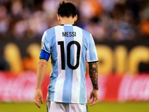 Messi'den flaş karar! Bıraktığını açıkladı
