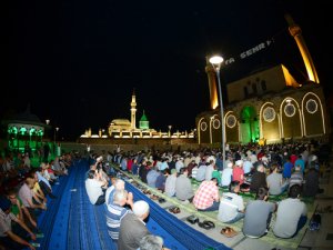 Mevlana Meydanı’nda abdest almak sorun