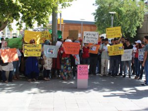 Atanamayan öğretmenlerden protesto