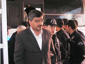 Gözaltındaki 13 kişi sağlık kontrolünden geçirildi