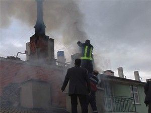 Baca yangınları köpükle söndürülüyor