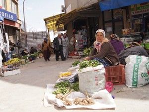 Doğal ürünler pazarlarda yerini aldı