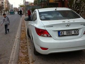 Kaldırımlara parktan yayalara geçiş yok