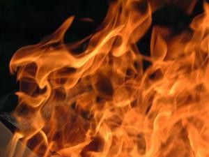 Servis otobüsü alev alev yandı