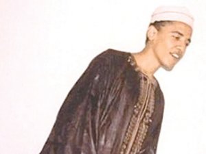 “Hristiyanım“ Diyen Obama'nın Takkeli Fotoğrafları Ortaya Çıktı