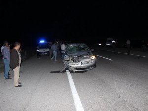 Otomobil motosiklete çarptı: 2 ölü