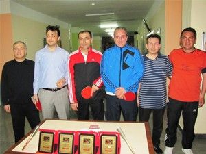 Mehmet Özdemirde, veliler masa tenisinde yarıştı