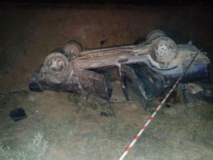 Otomobil Şarampole Yuvarlandı: 1 Ölü, 1 Ağır Yaralı