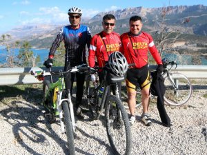 Bisikletçiler Ermenek’te kamp yapıyor