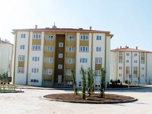 Emirgazi'de kalan 12 TOKİ evi satışa çıkarıldı