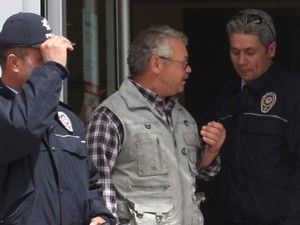 Telefondaki kişiye inandı resmi polise inanmadı