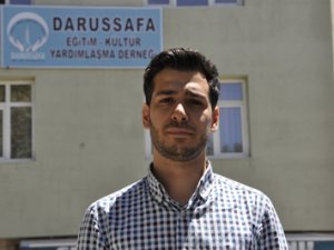 Suriyeli Hamza vefasını şifa dağıtarak göstermek istiyor