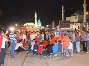 Konya'da darbe girişimine tepki dinmiyor