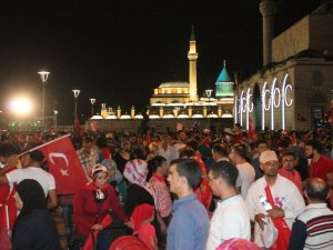 Konya’da Darbe Girişimine Tepki