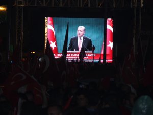 Konya’da Darbe Girişimine Tepki Sürüyor