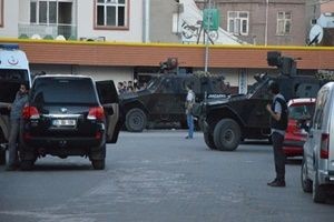 Diyarbakır'da baskın: 3 polis şehit