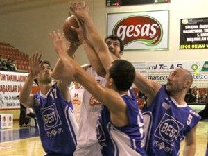 Selçuk Üniversitesi Tireye 79-70 yenildi