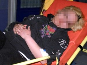 Darp edip bacağından bıçakladılar