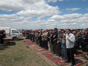 Sarayönü, Özkent köylüleri yağmur duasına çıktı