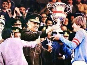 'Kenan Evren korkusundan gol iptal'